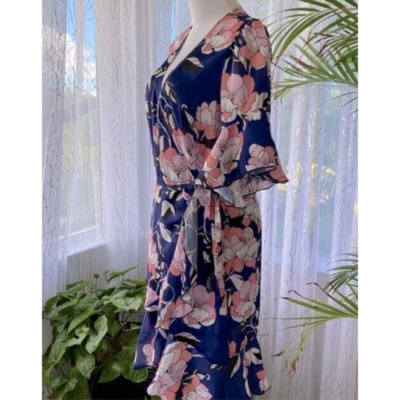 New ALEXIA ADMOR Floral Satin Wrap Dress Blue Pink Size Small Short Bell Sleeve - Picture 3 of 10